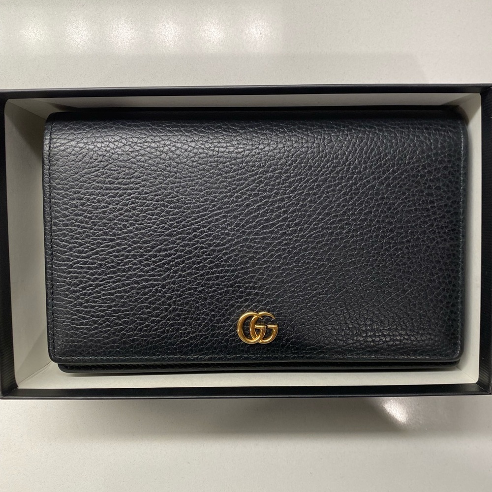 Gucci Petite Black Leather Chain Wallet with Gold Accents